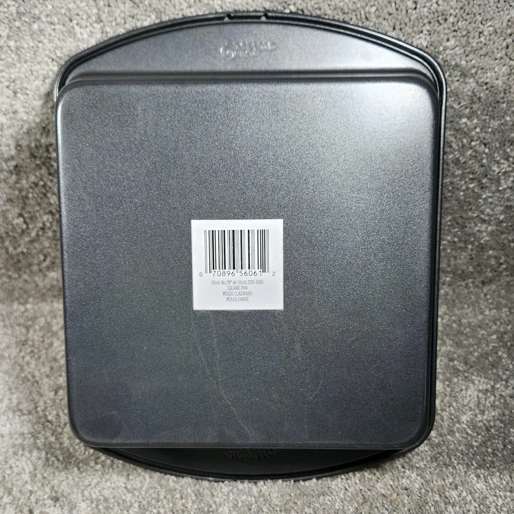 Wilton Square Cake‎ Pan Dark Gray Non-Stick Perfect Results Bakeware 8x8x2 Inch
